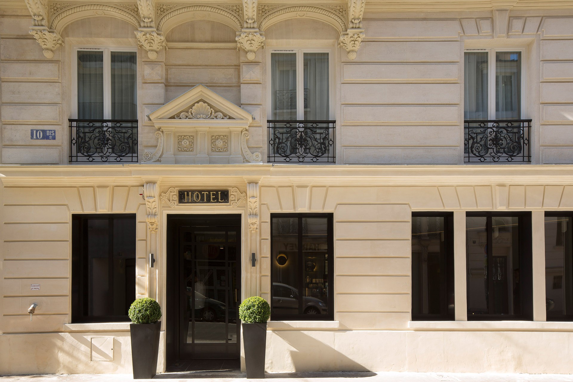 Hôtel Le 10 Bis | Hôtel 4 étoiles Paris 17ème | SITE OFFICIEL